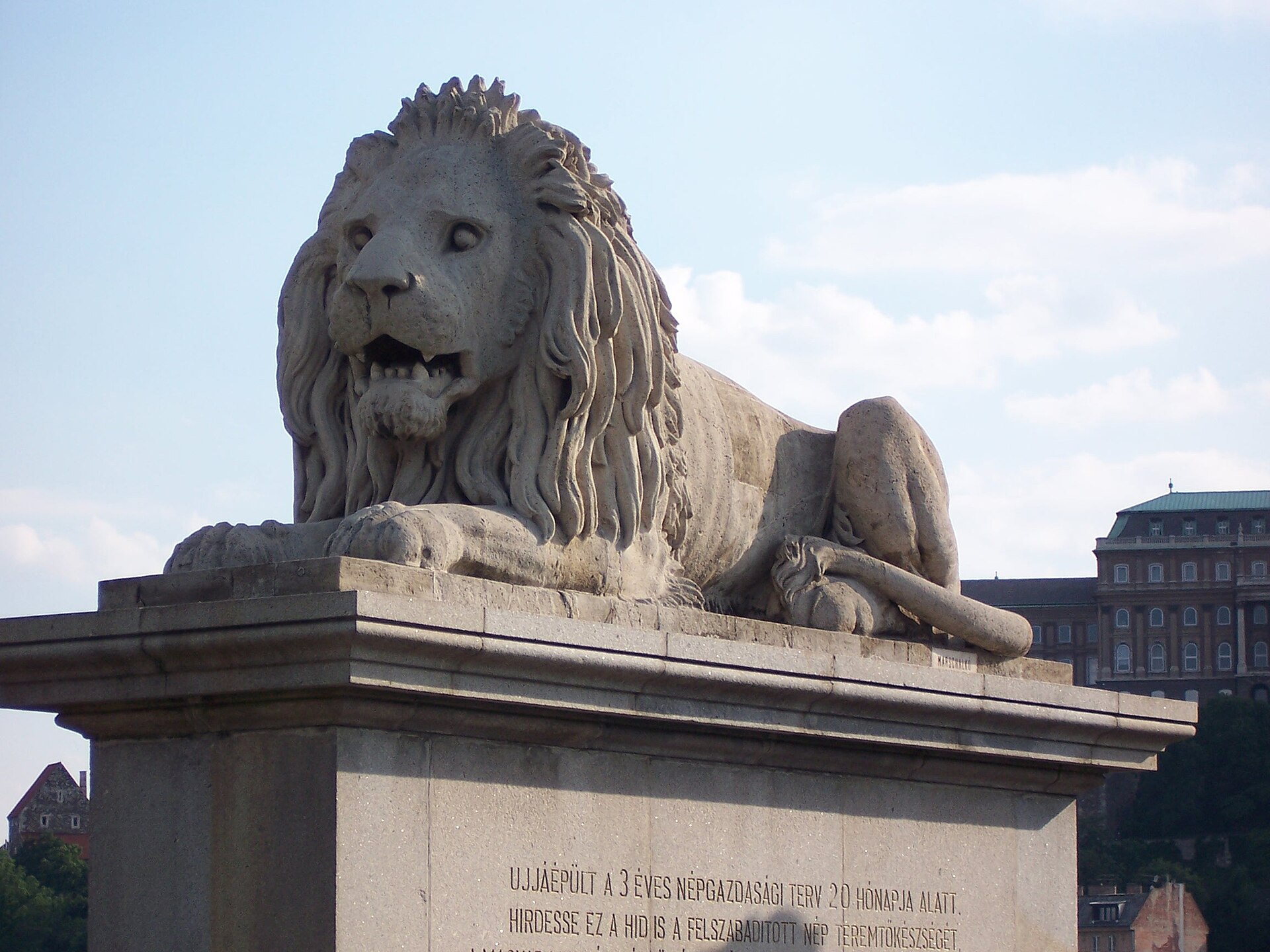 One of the stone lions at the Chain Bridge