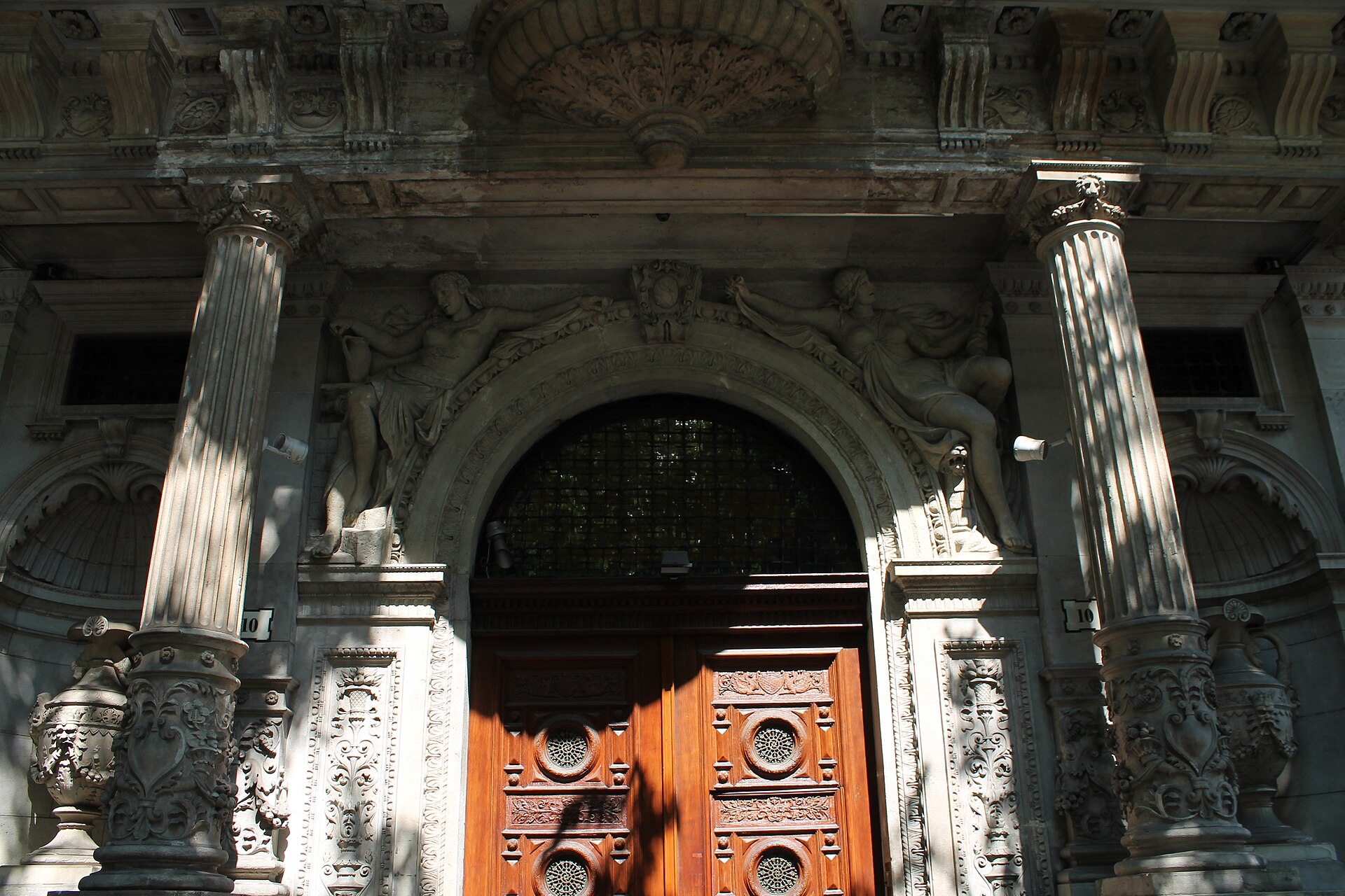 The entrance arcade of the Opera House