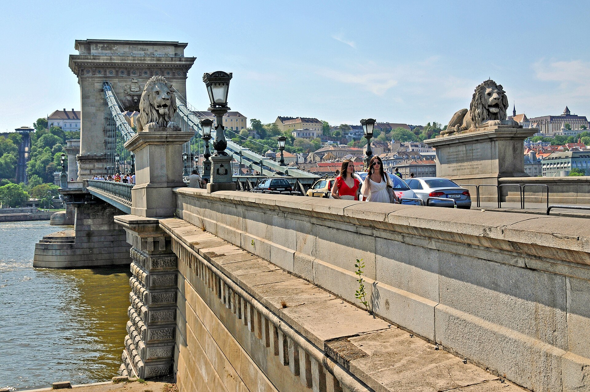 The deck of the Chain Bridge, with Parliament beyond